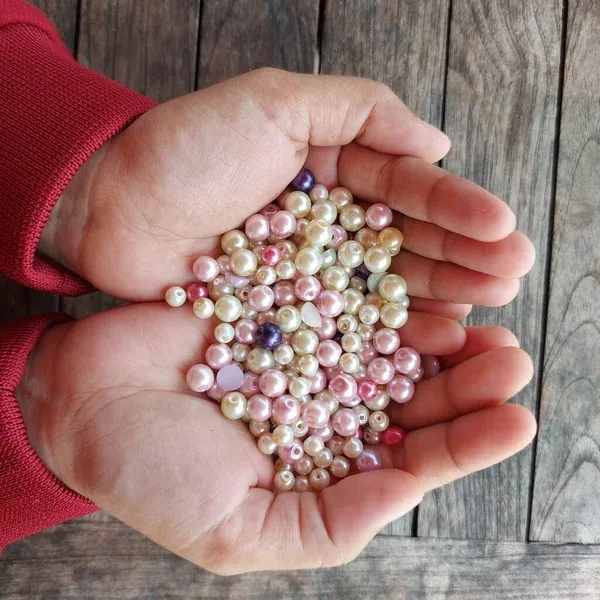 How to Spot Real Pearls