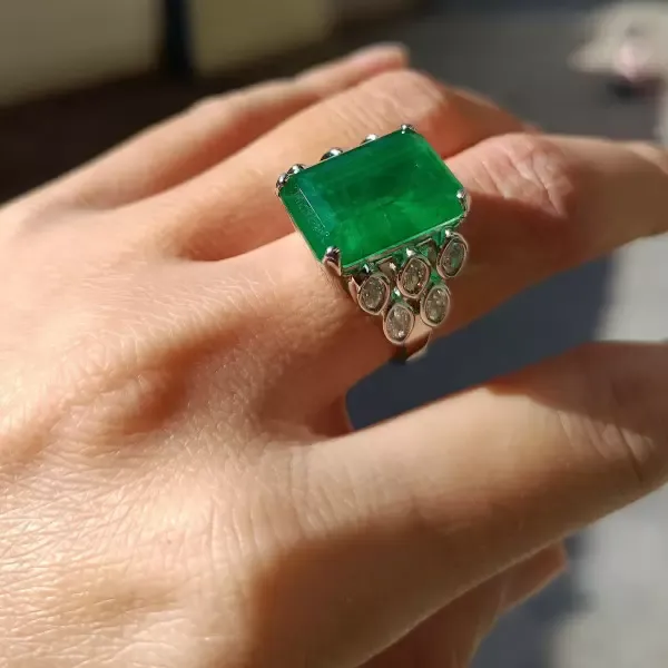 15ct Art Deco Colombian Emerald Engagement Ring